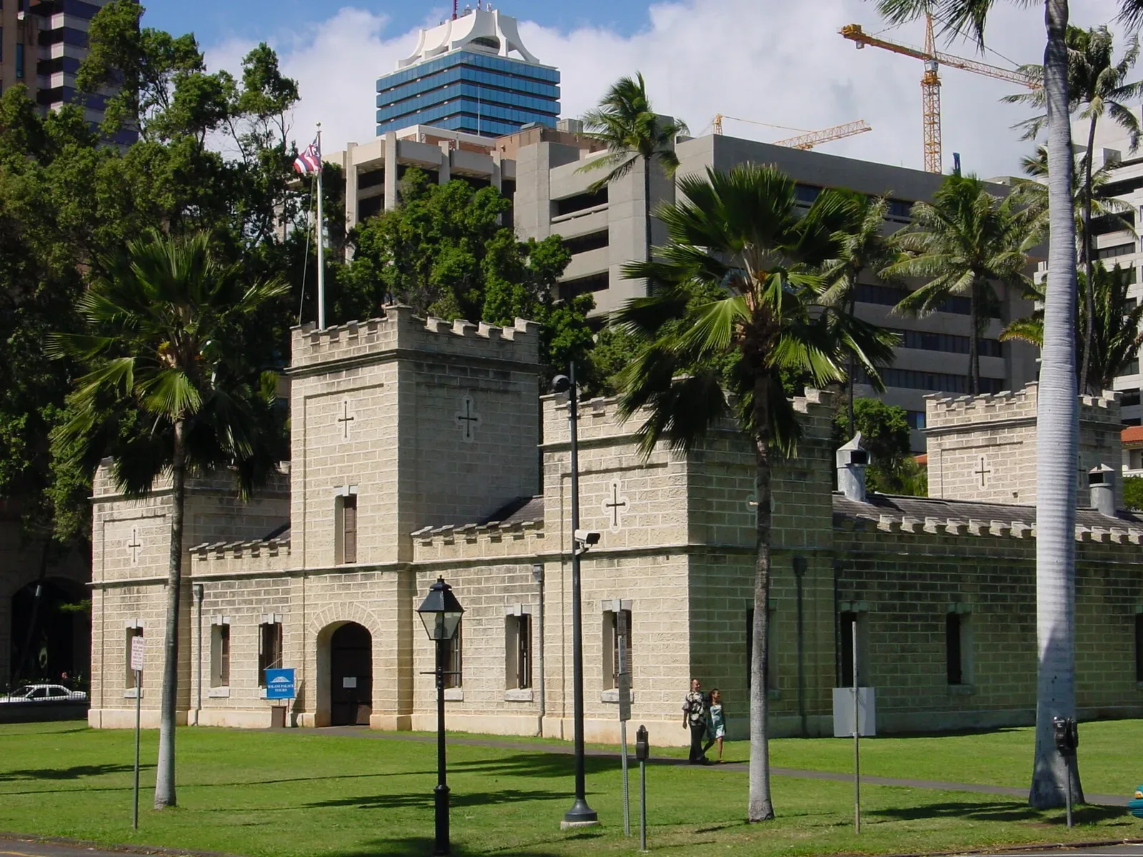 Barracks building of the Royal Guard at 'Iolani Palace in Honolulu, Hawaii, a military structure central to the Hawaiian Kingdom's defense during the late 19th century.